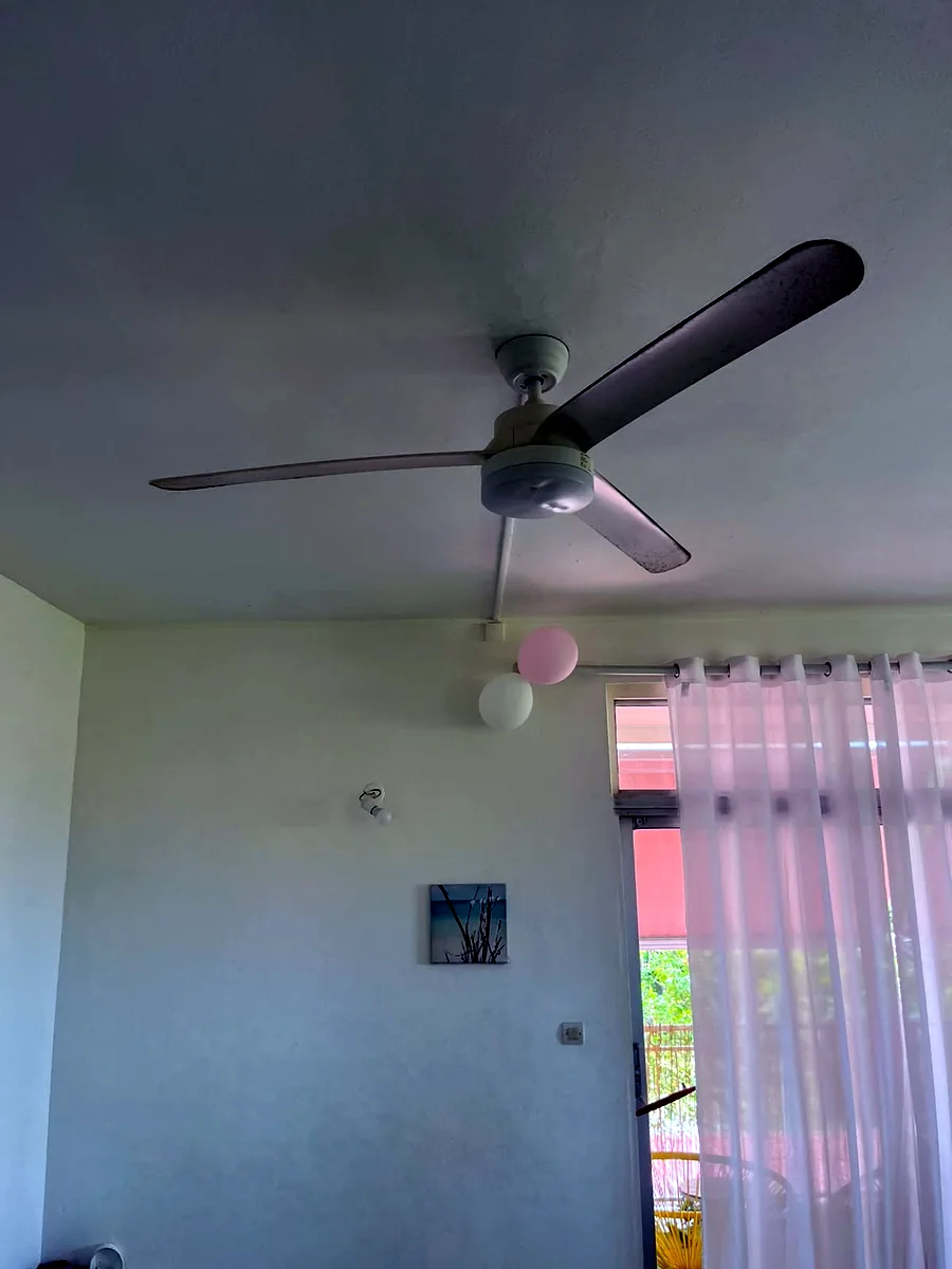 Avant installation d'un brasseur d'air FANELITE au Gosier en Guadeloupe