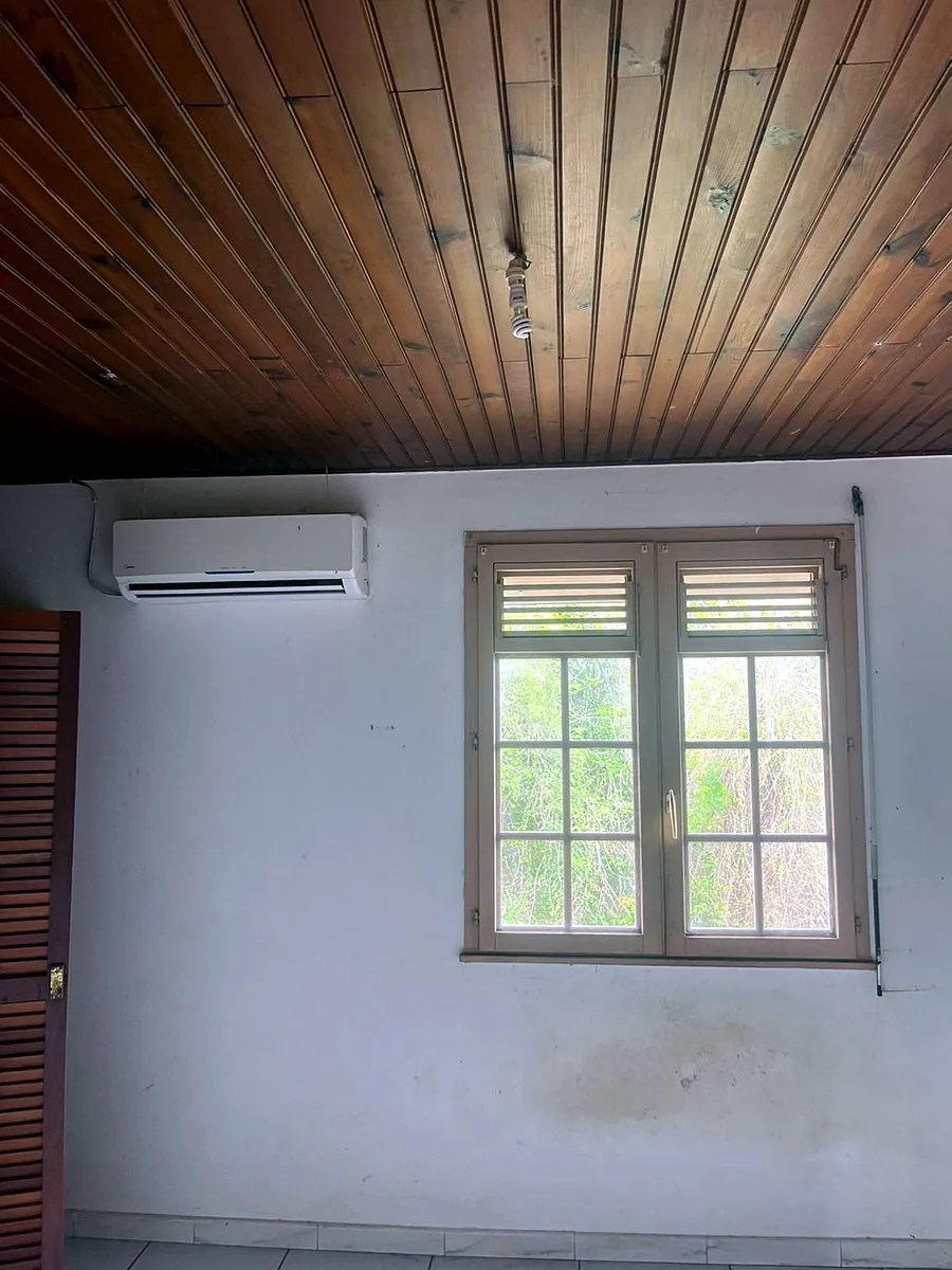 Avant installation d'un brasseur d'air FANELITE au Lamentin en Martinique