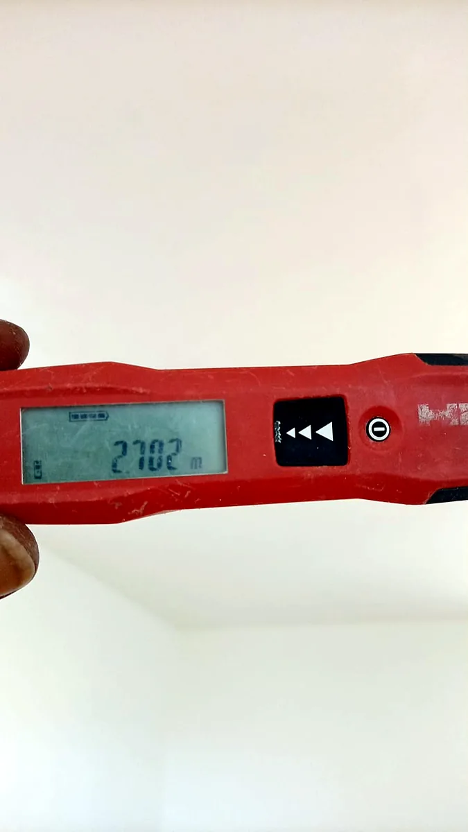 Contrôle de la hauteur sous plafond avant installation d'un brasseur d'air FANELITE au Gros-Morne en Martinique